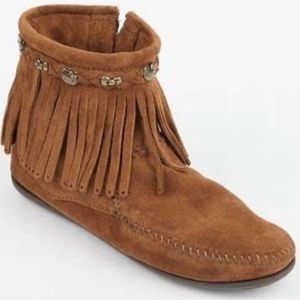 Minnetonka Hello Kitty Limited Edition Booties Brown Suede Leather NWT SZ 6 Rare